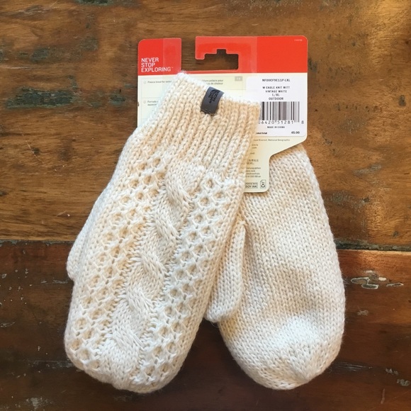 The North Face Cable Knit Mitt - Warm Fleece Lined - Picture 3 of 7